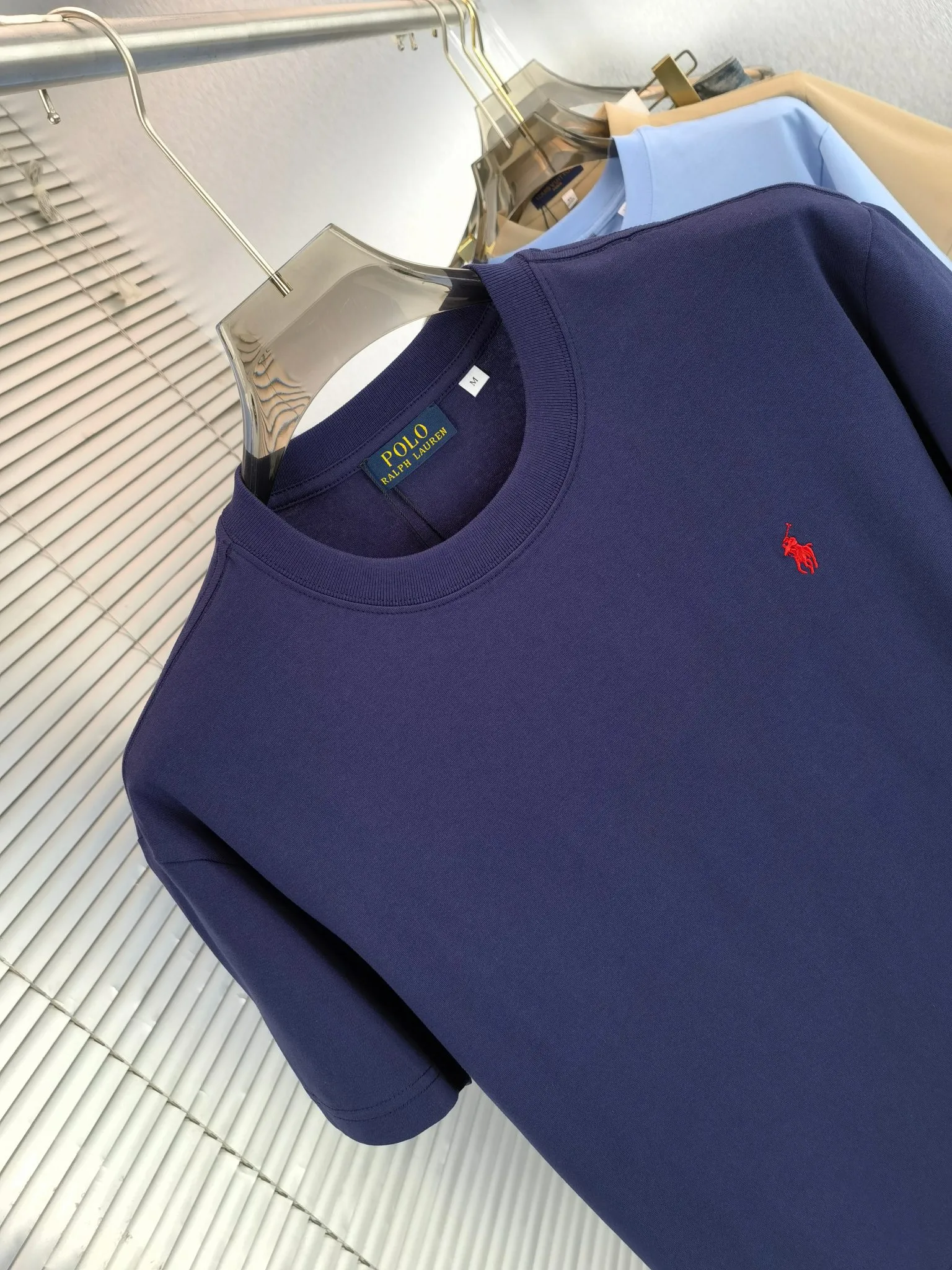 P170 🌸🌸 Ralph Lauren Polo (available all year round) short-sleeved T-shirt 280g. Couple style, same style for men and women. Made of imported custom dyed fabric, fashionable yet luxurious. The quality is unquestionable. The upper body effect is great💂🏿 The single product is very unique. Color: Picture color (7 colors) Size: M ~ 2xL